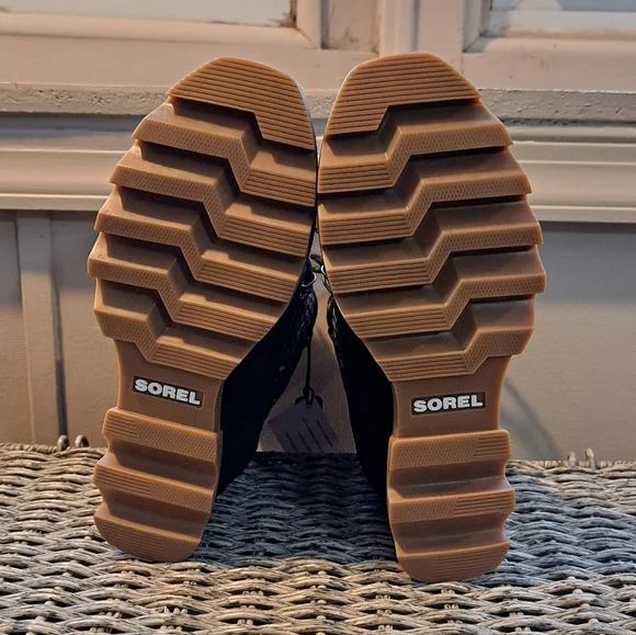 Sorel Joan of Arctic Wedge III Shearling Lace Cozy Boots - Picture 7 of 11